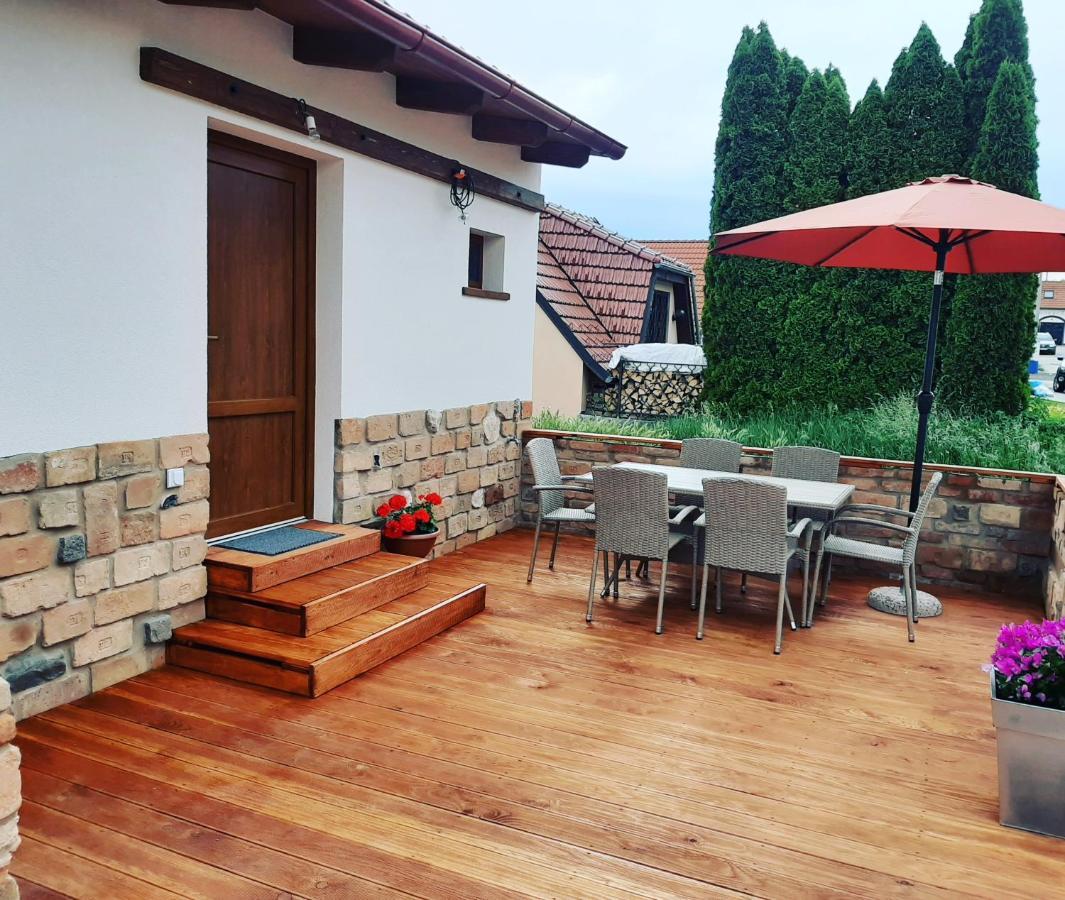 U Mateje Appartement Mutěnice Buitenkant foto